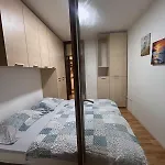 Warm Getaway 1br W Balcony Free Garage Prkng * 塞拉耶佛