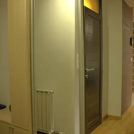 Warm Getaway 1br W Balcony Free Garage Prkng Apartman *
