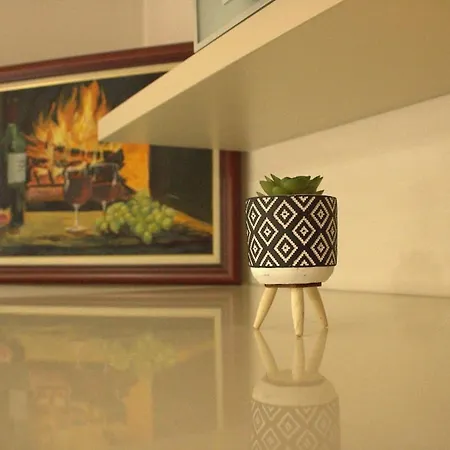 Warm Getaway 1br W Balcony Free Garage Prkng