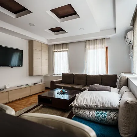 Warm Getaway 1br W Balcony Free Garage Prkng Szarajevó